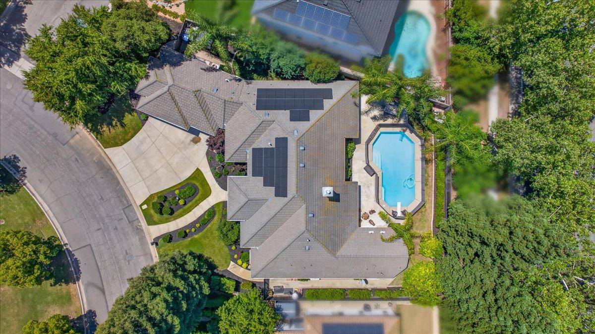 1306 E Valley Forge Dr, Fresno, CA 93720