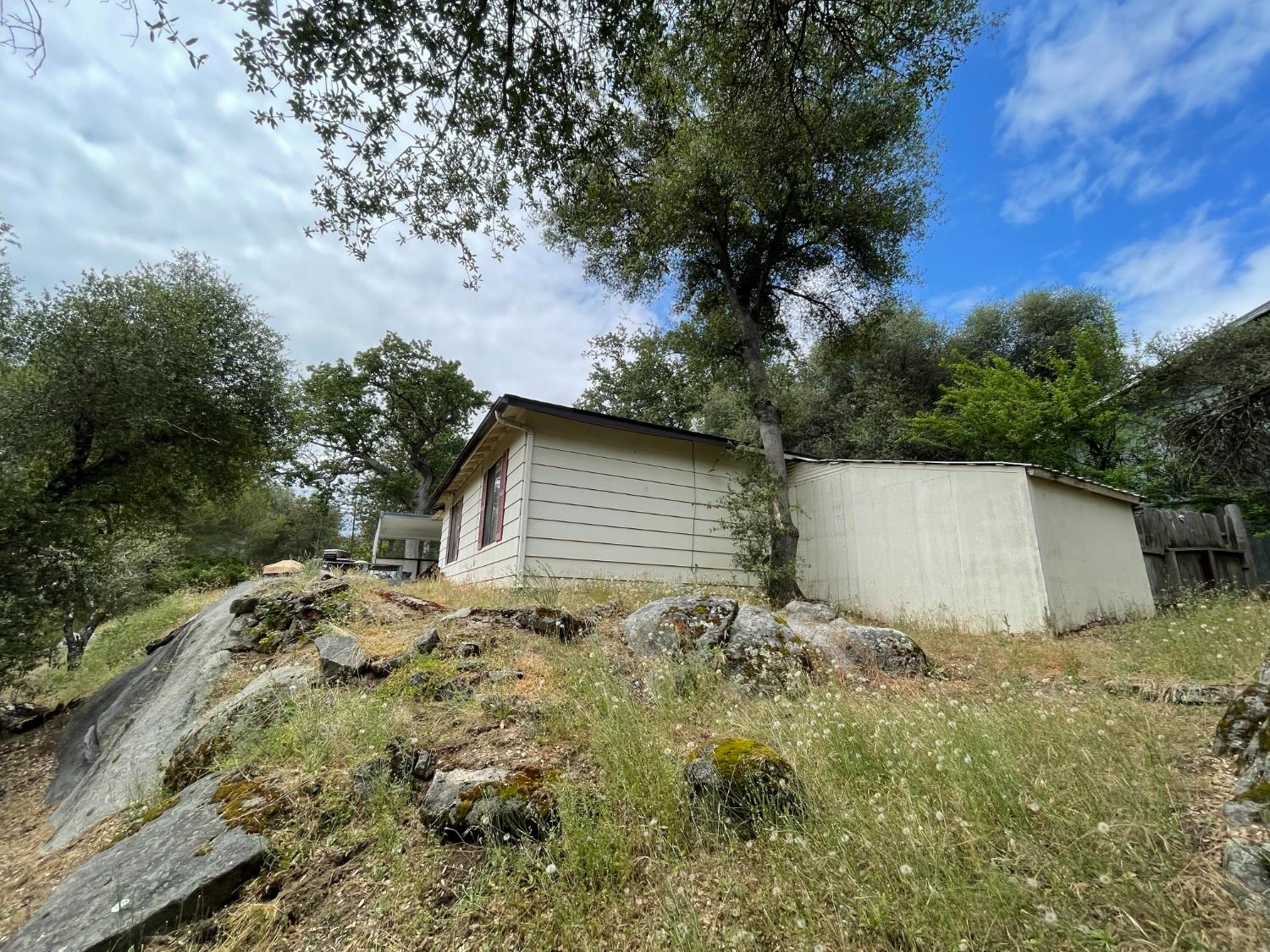 40341 Redbud Dr, Oakhurst, CA 93644