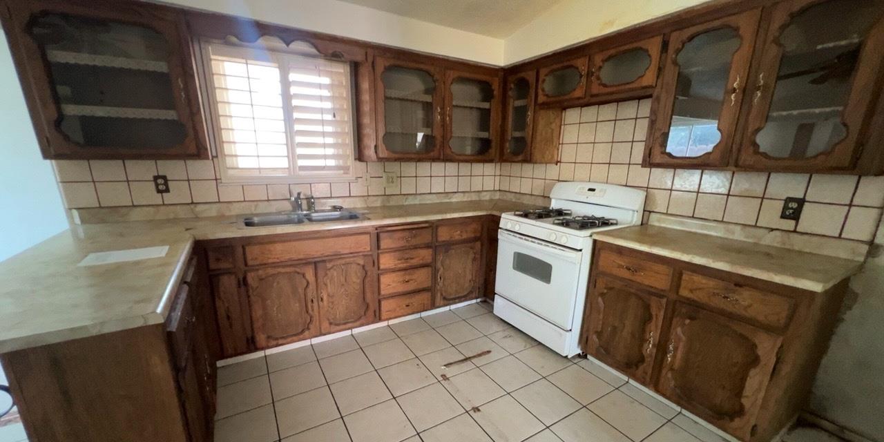 1152 E Drummond Ave, Fresno, CA 93706