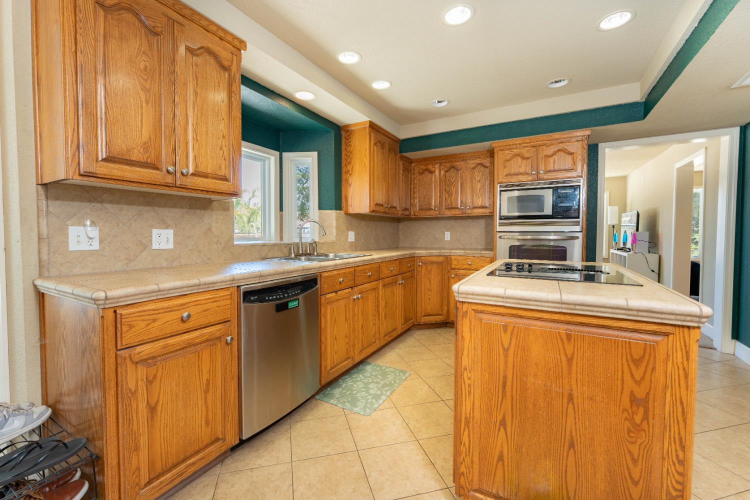 1150 E Hanford Armona Rd, Lemoore, CA 93245
