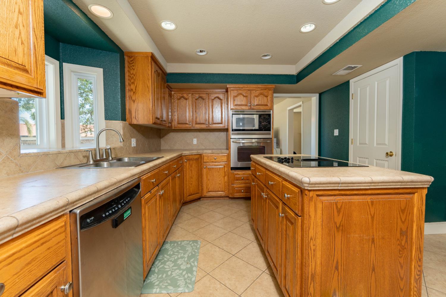 1150 E Hanford Armona Rd, Lemoore, CA 93245