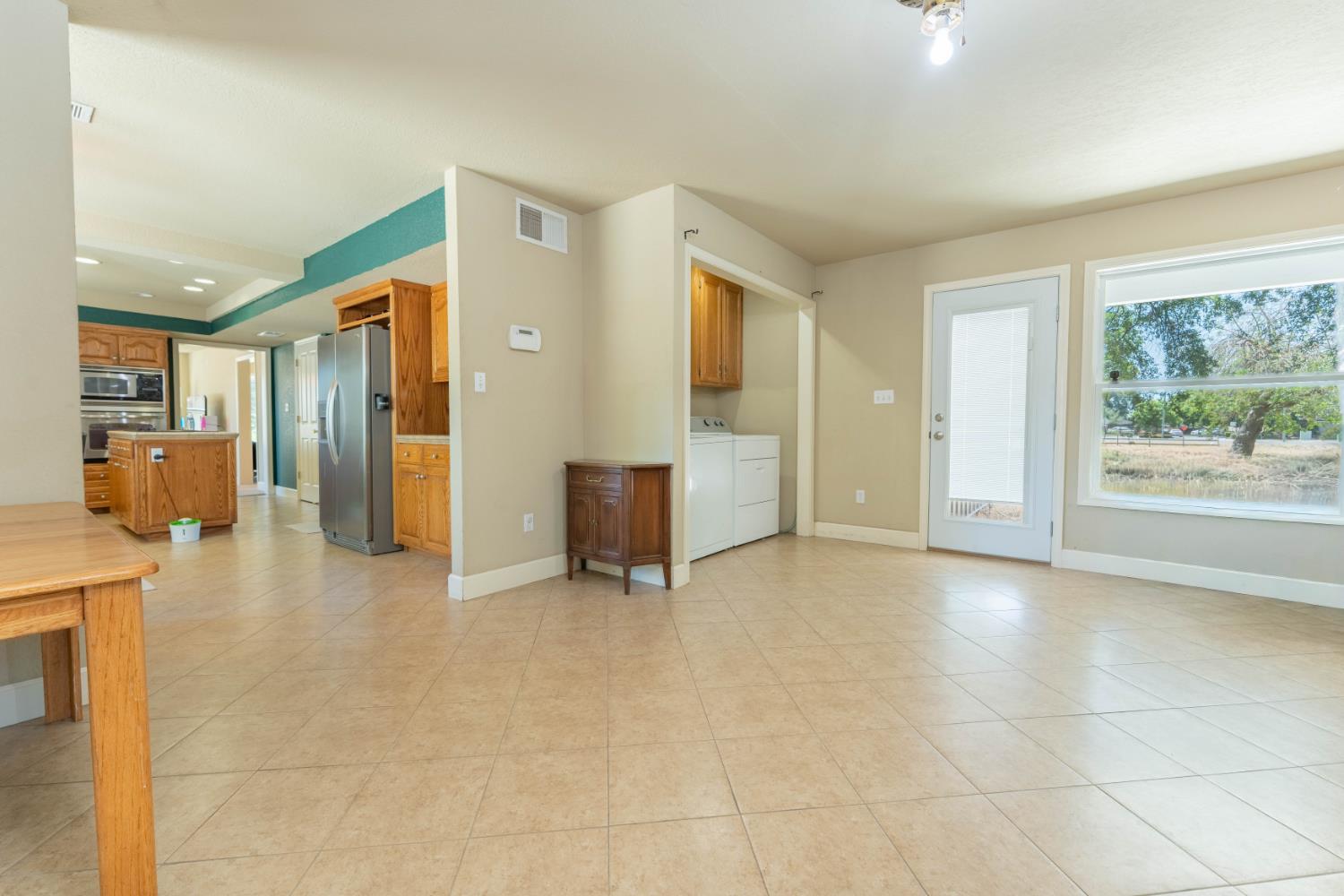 1150 E Hanford Armona Rd, Lemoore, CA 93245
