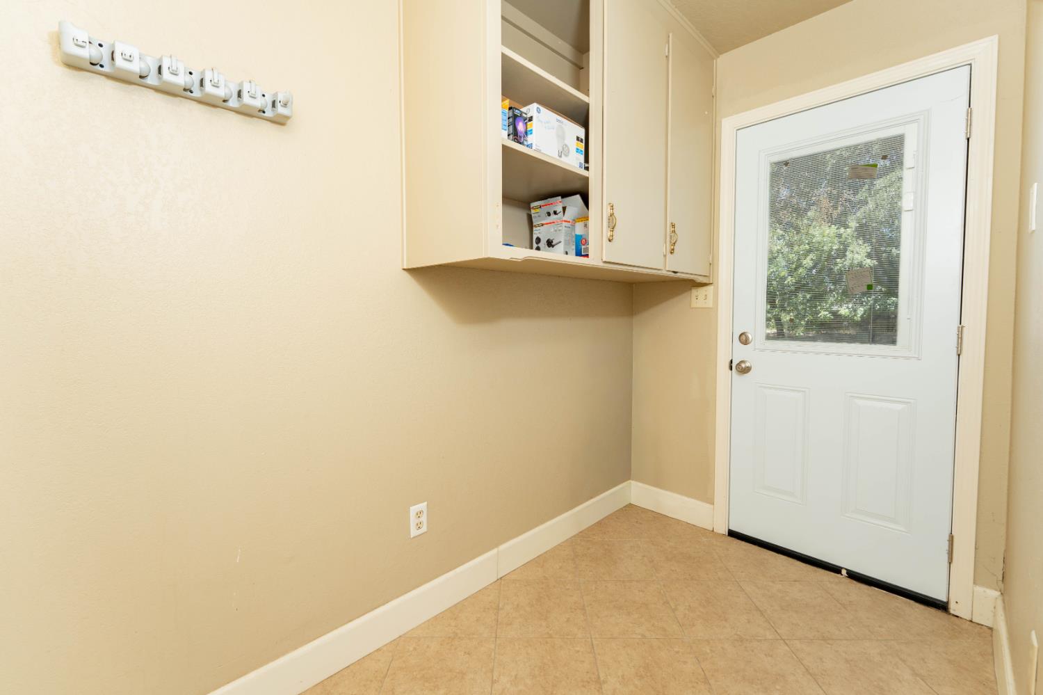 1150 E Hanford Armona Rd, Lemoore, CA 93245