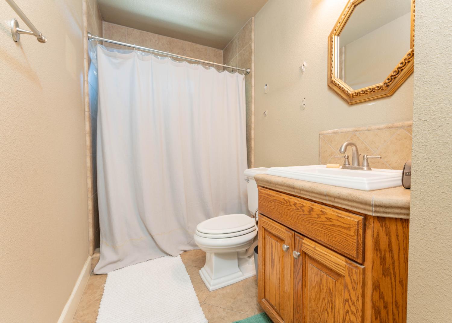 1150 E Hanford Armona Rd, Lemoore, CA 93245