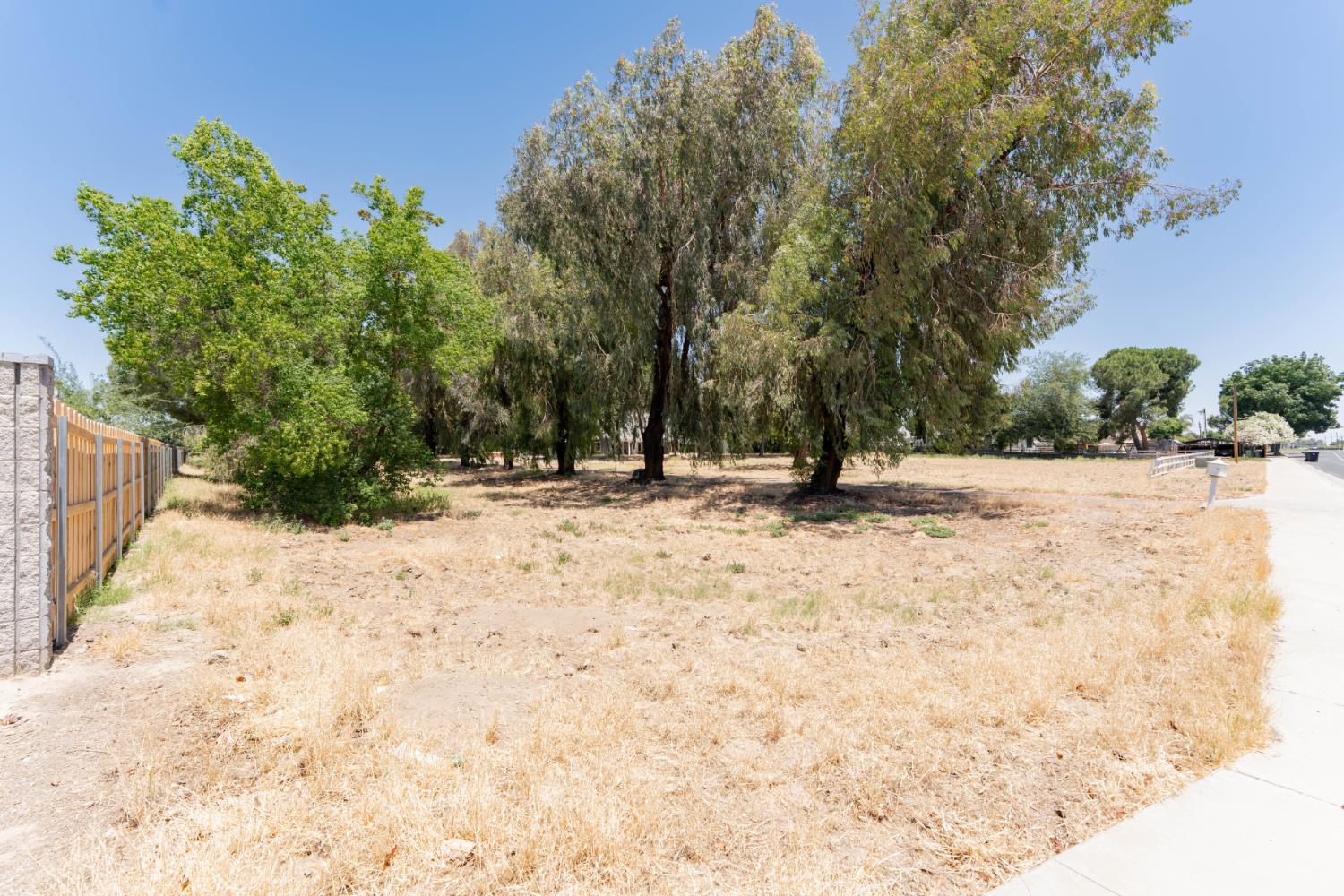 1150 E Hanford Armona Rd, Lemoore, CA 93245