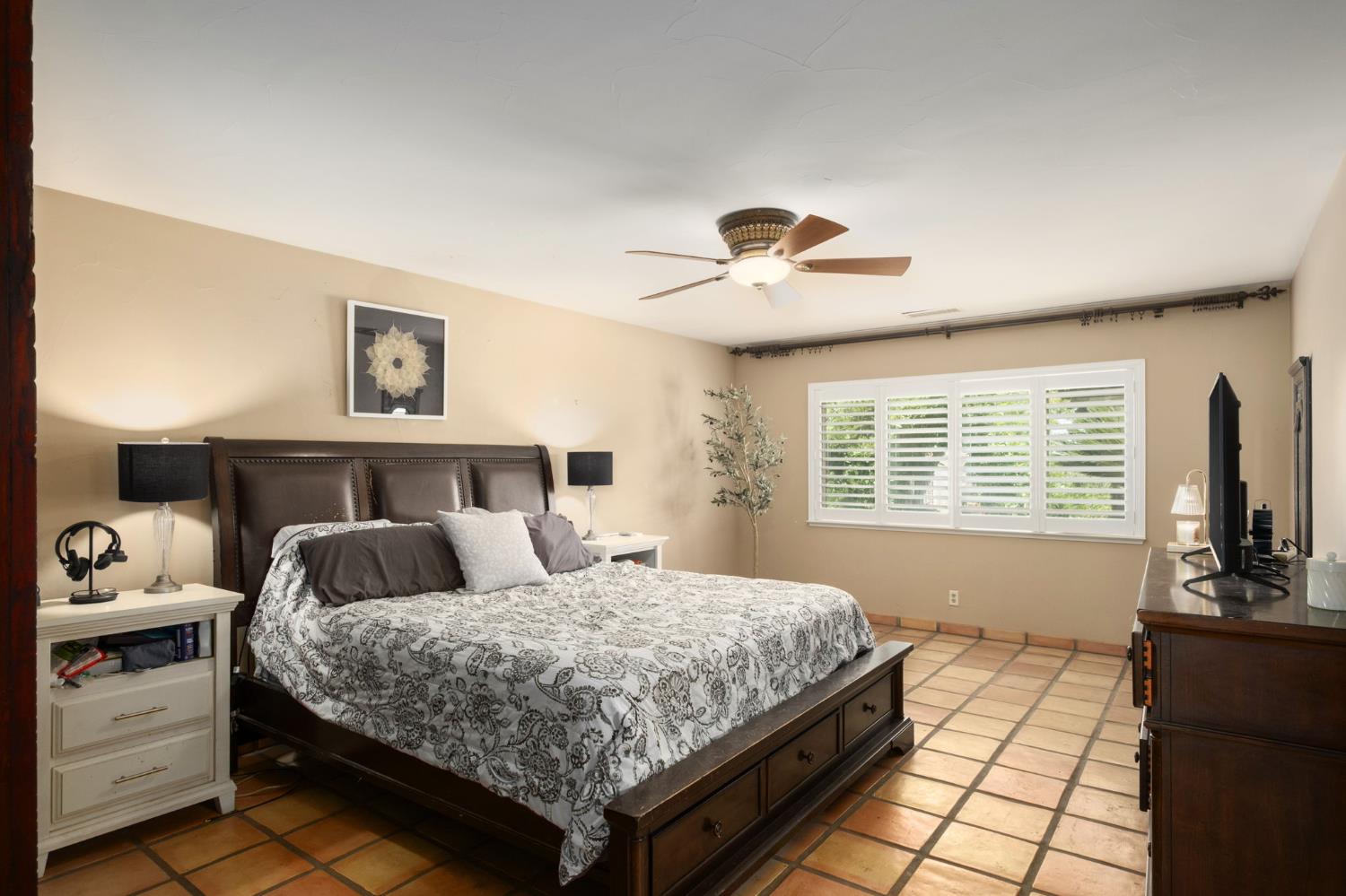 11378 E Dinuba, Selma, CA 93662