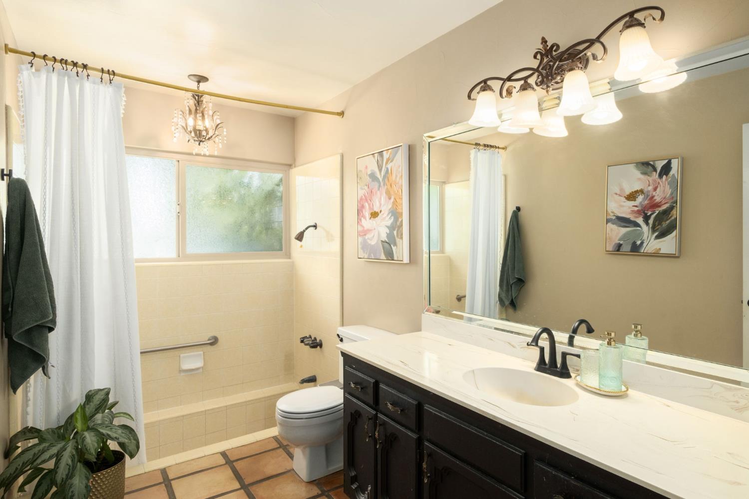 11378 E Dinuba, Selma, CA 93662