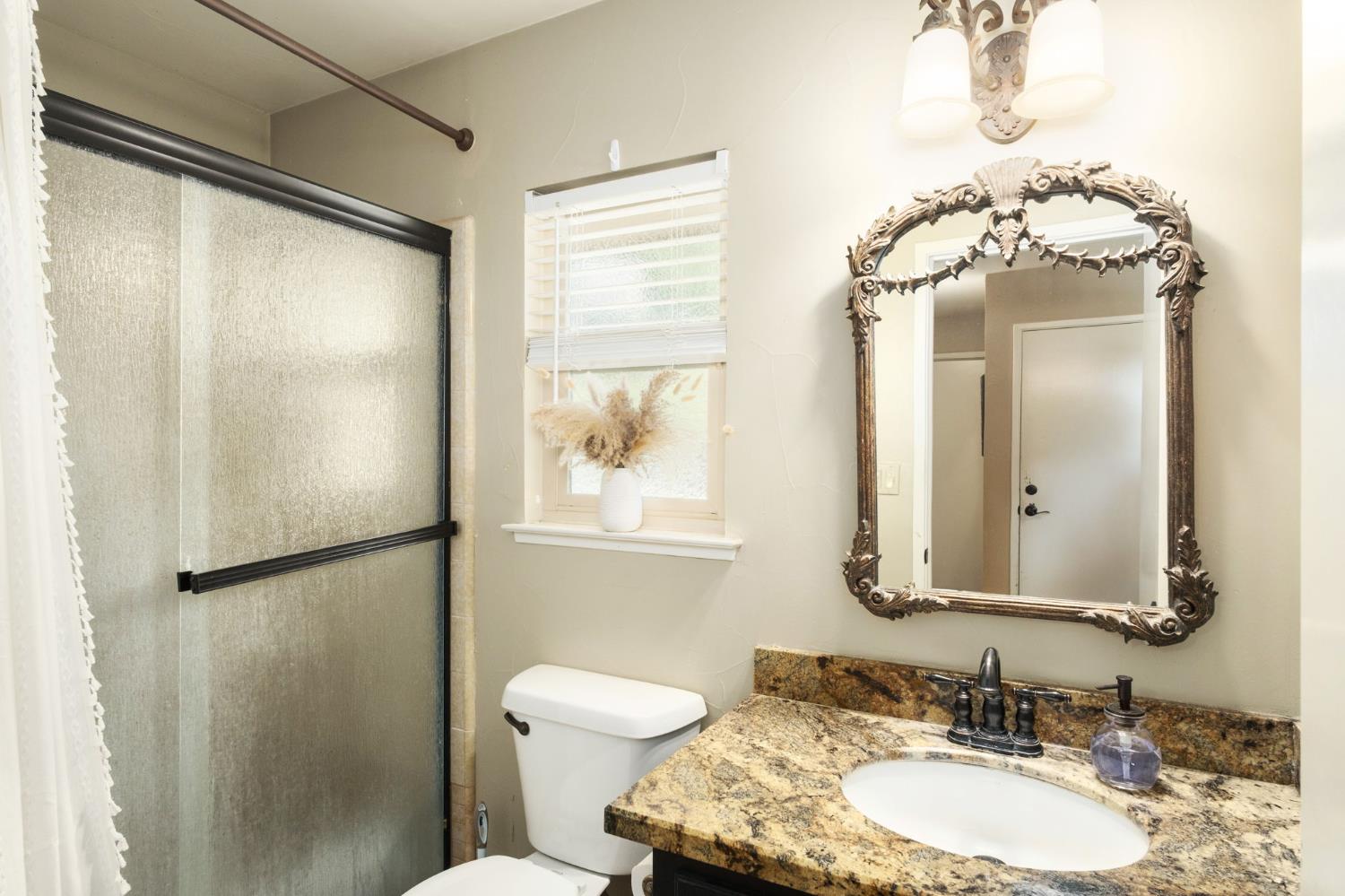 11378 E Dinuba, Selma, CA 93662