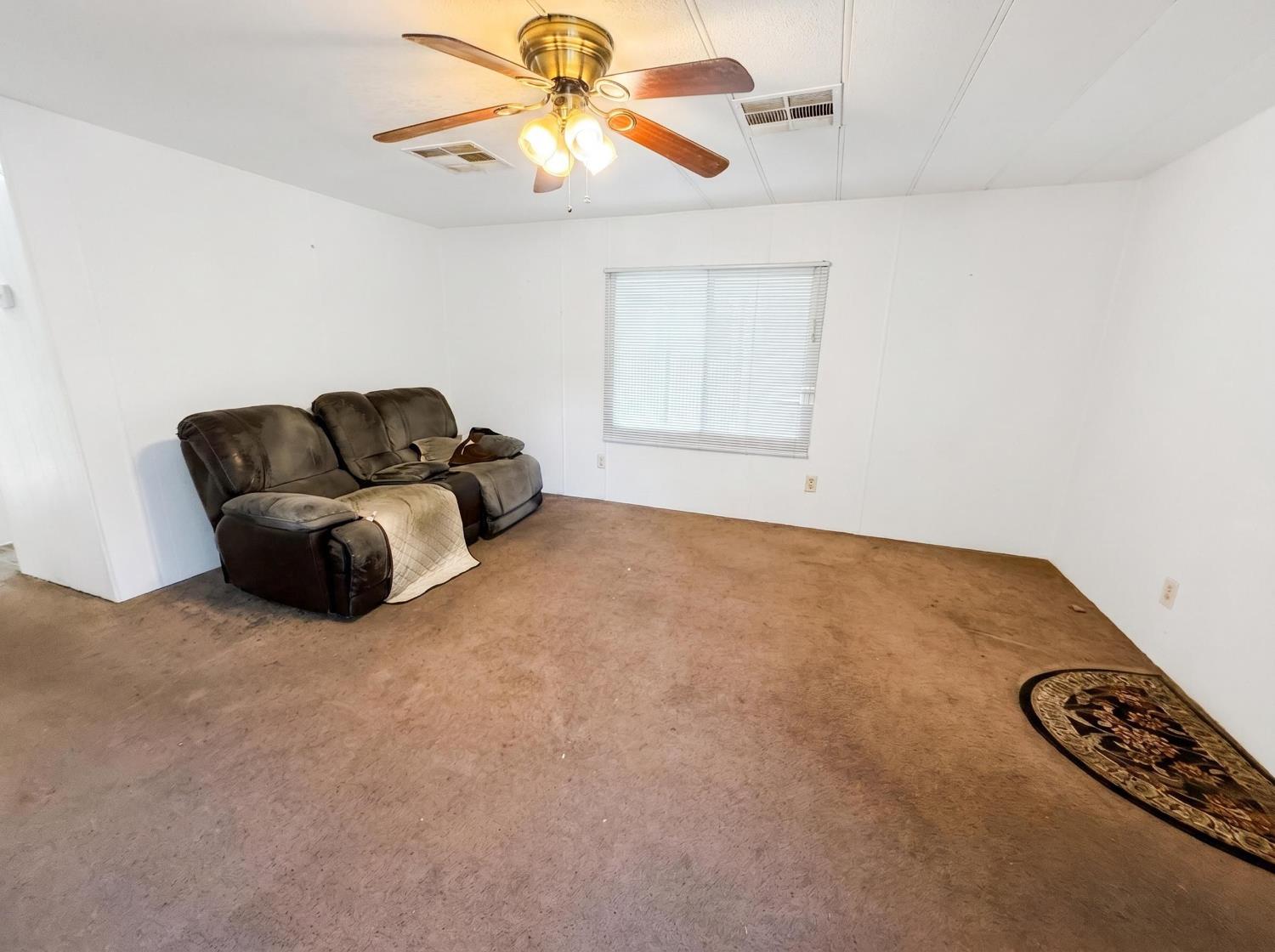 39678 Road 425B #SPC 2, Oakhurst, CA 93644
