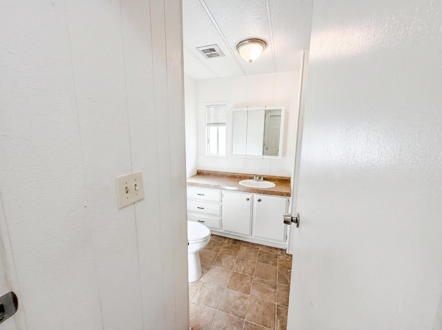 39678 Road 425B #SPC 2, Oakhurst, CA 93644