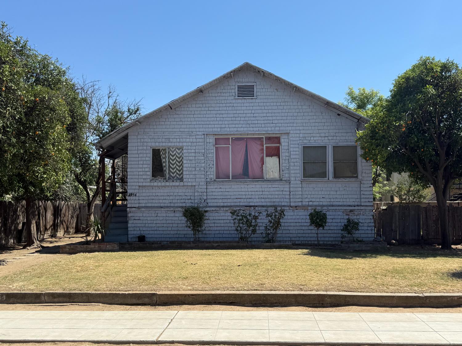 2954 E Illinois Ave, Fresno, CA 93701