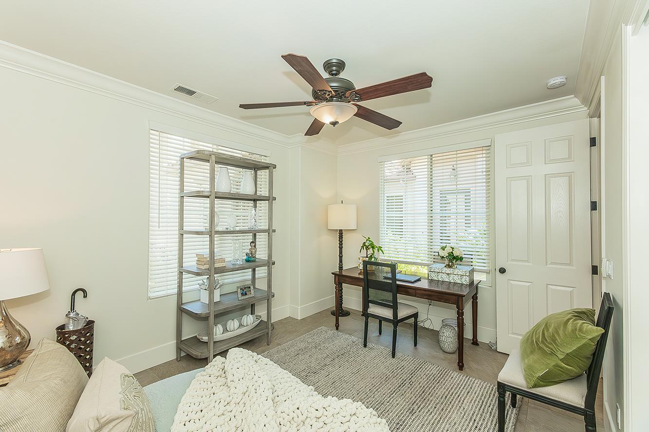272 Omaha Ave, Clovis, CA 93619