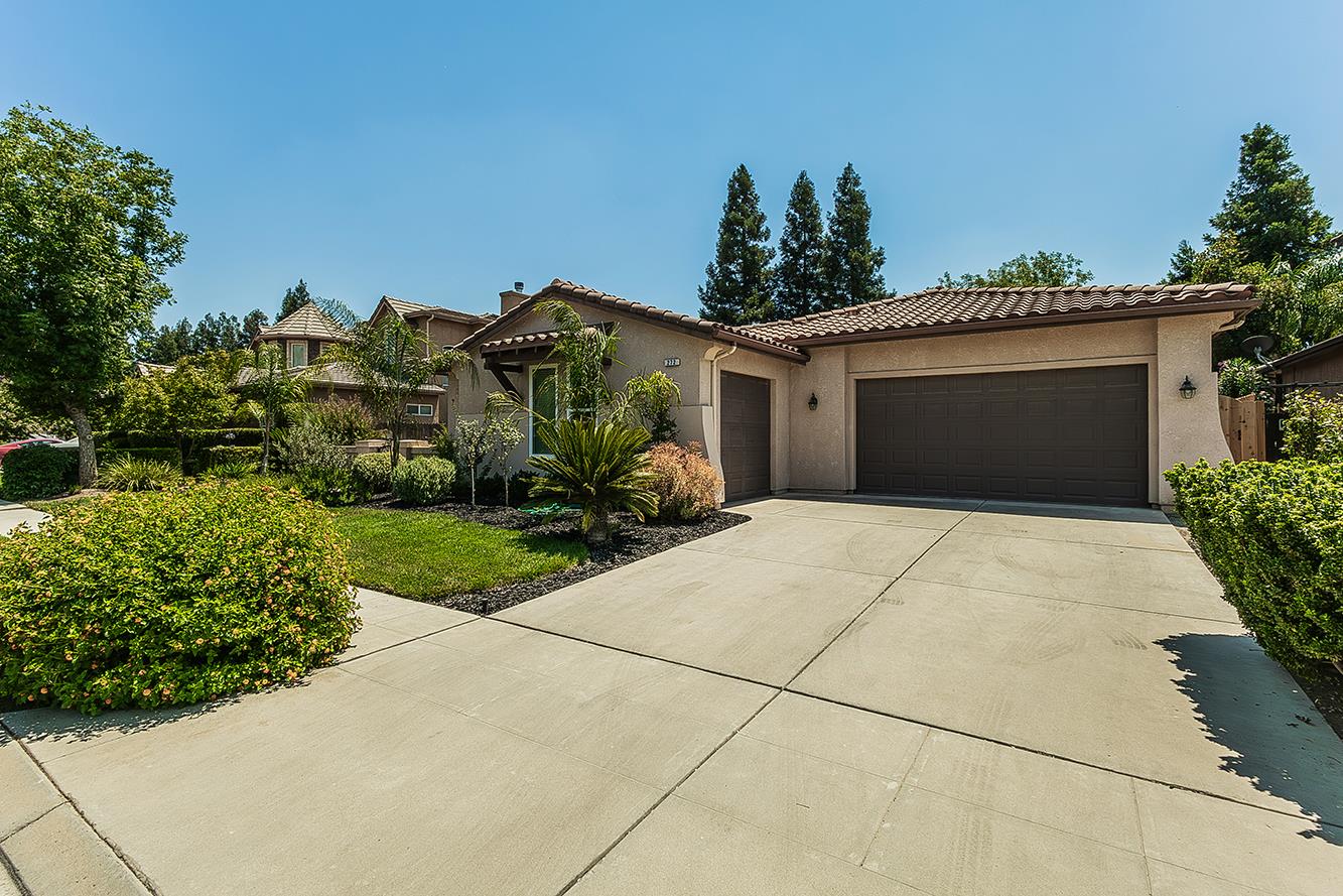 272 Omaha Ave, Clovis, CA 93619
