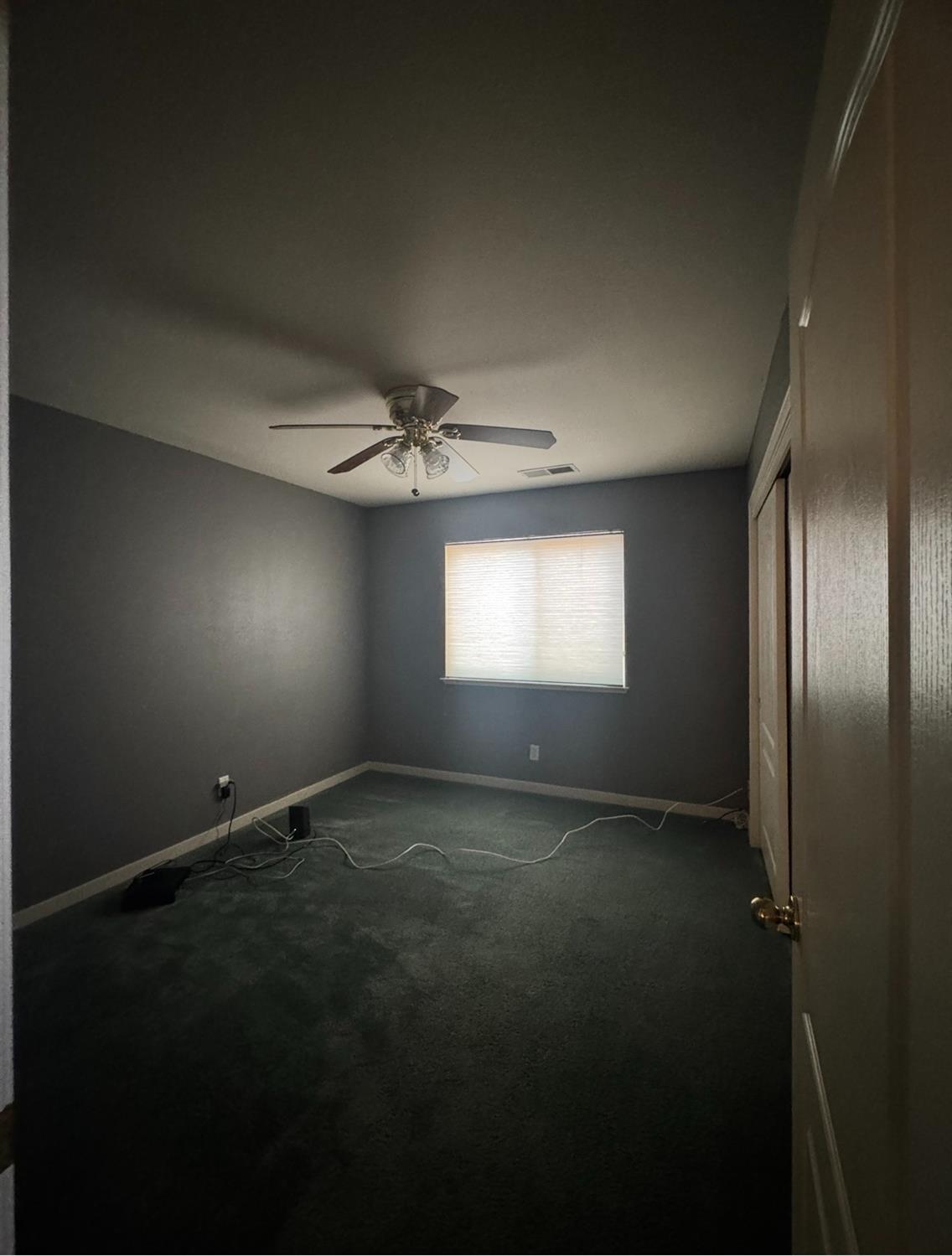 876 Royal Dr, Madera, CA 93637