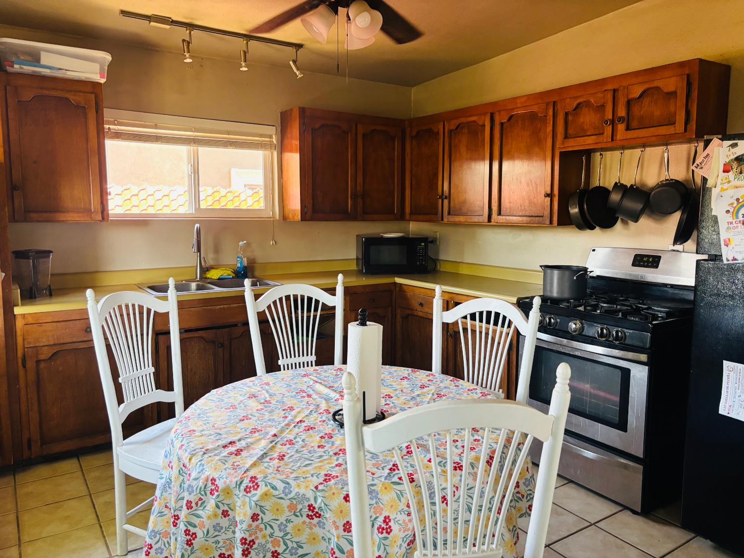 1153 N Pecan Ave, Reedley, CA 93654