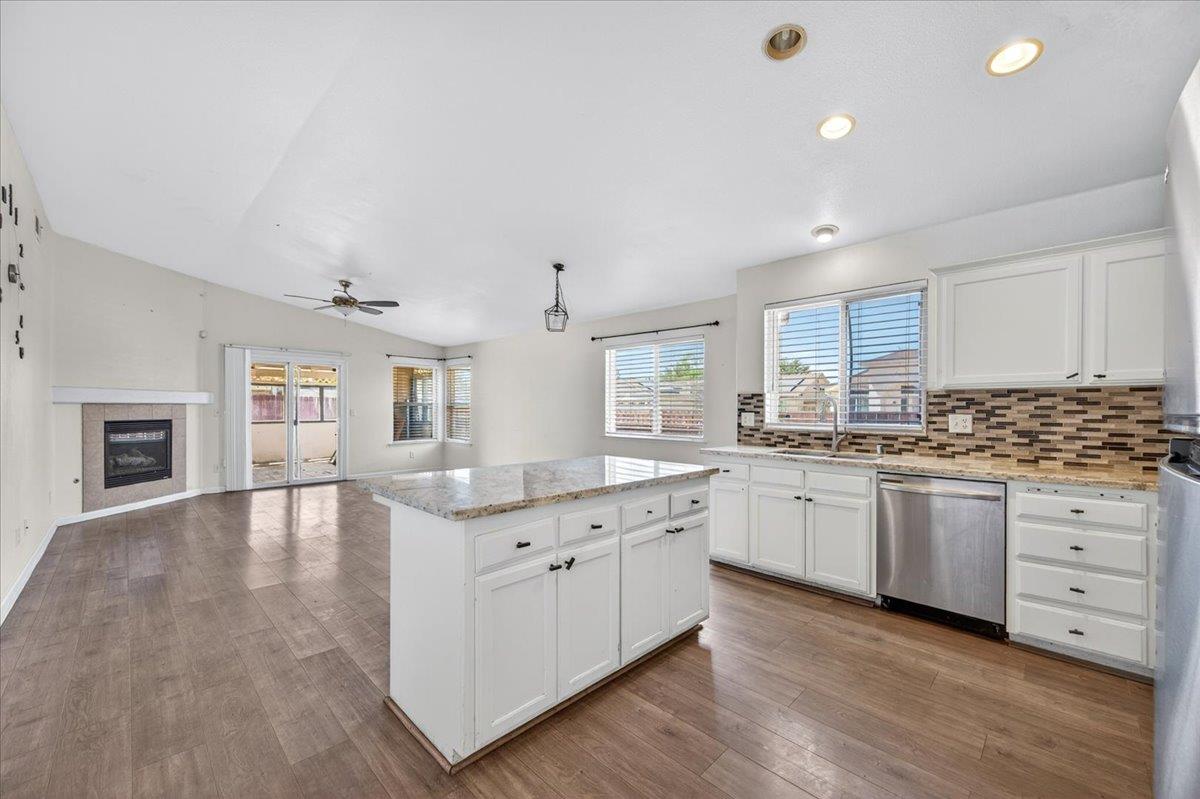 2437 N Tracy Ave, Fresno, CA 93722