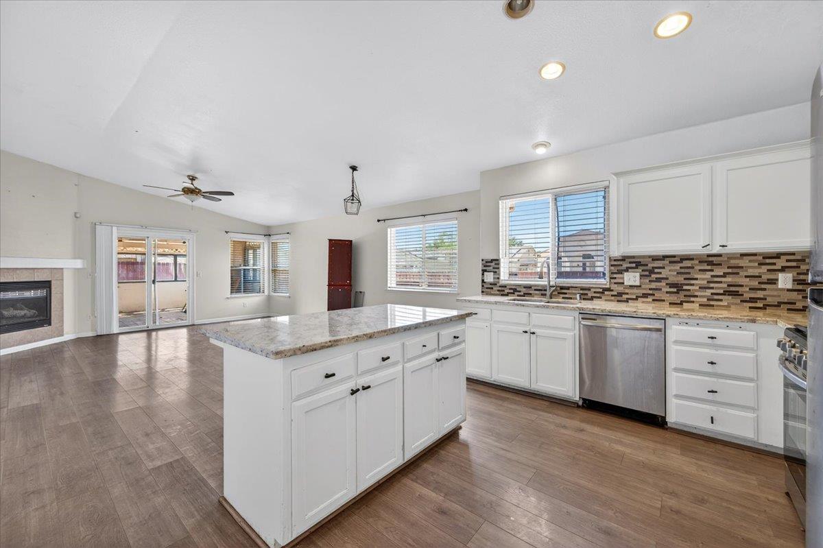 2437 N Tracy Ave, Fresno, CA 93722
