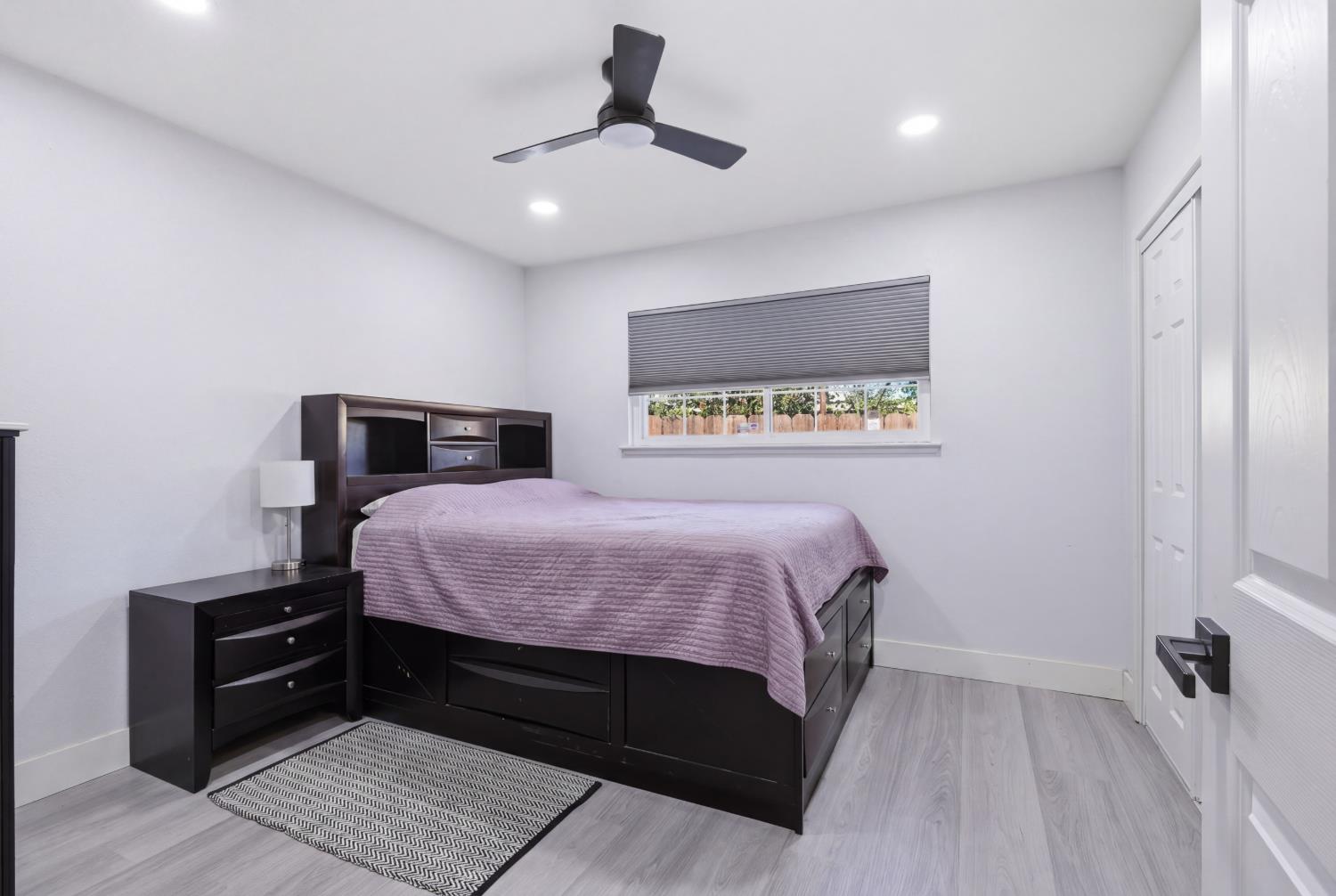 208 De Santi Ave, Madera, CA 93637