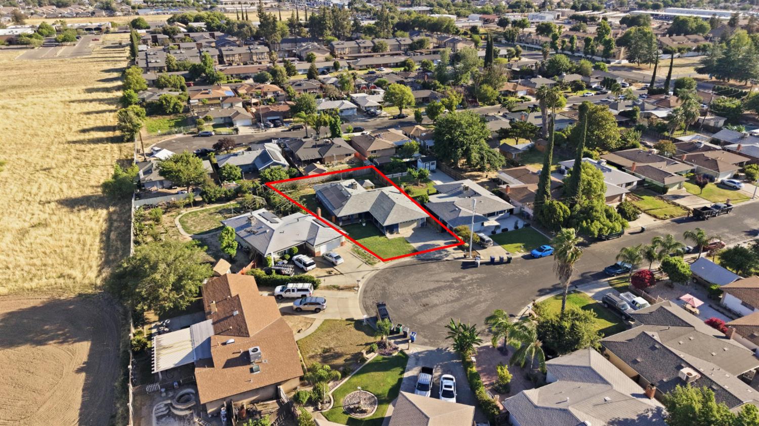208 De Santi Ave, Madera, CA 93637