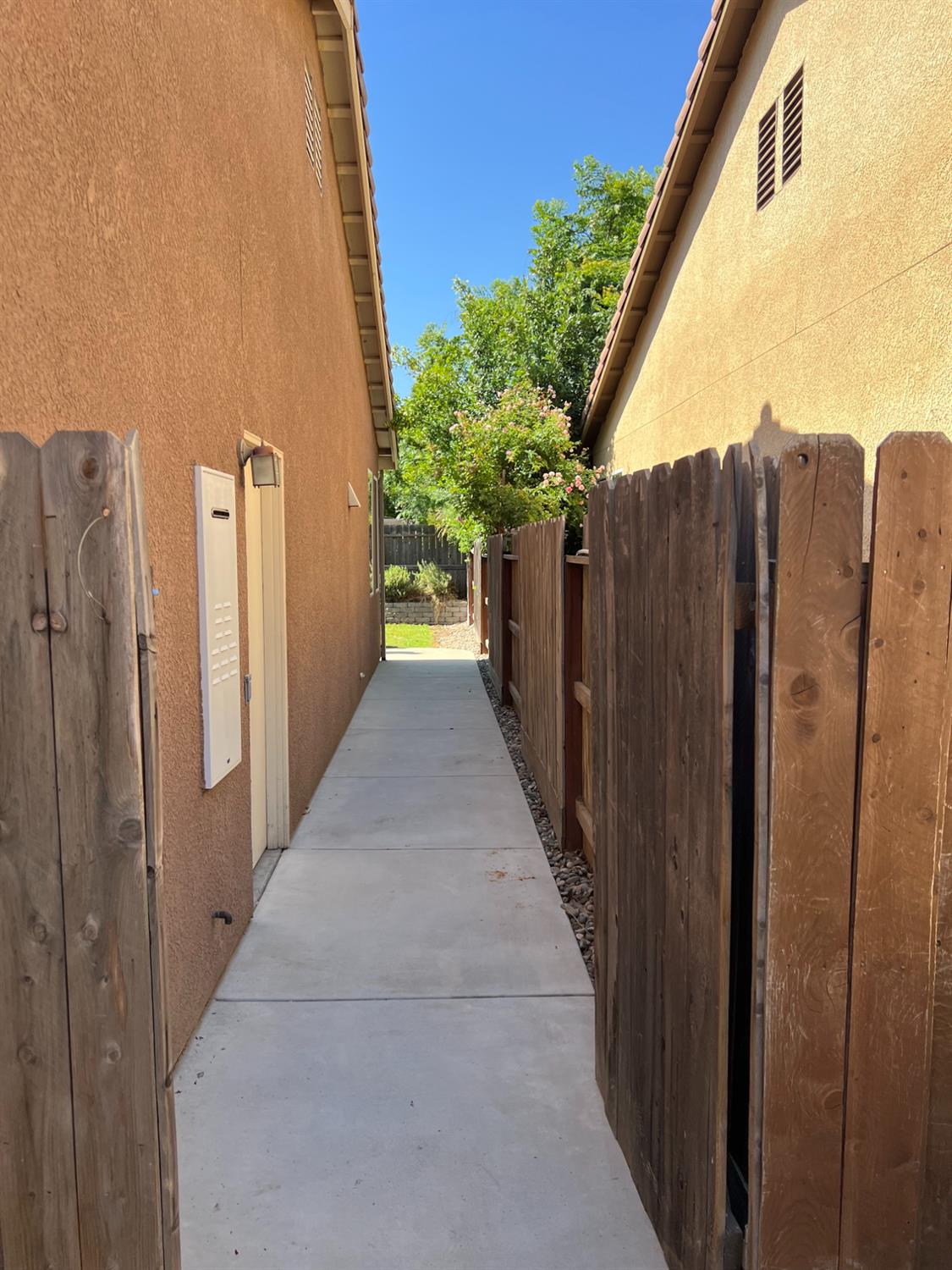 3742 Wrenwood Ave, Clovis, CA 93619