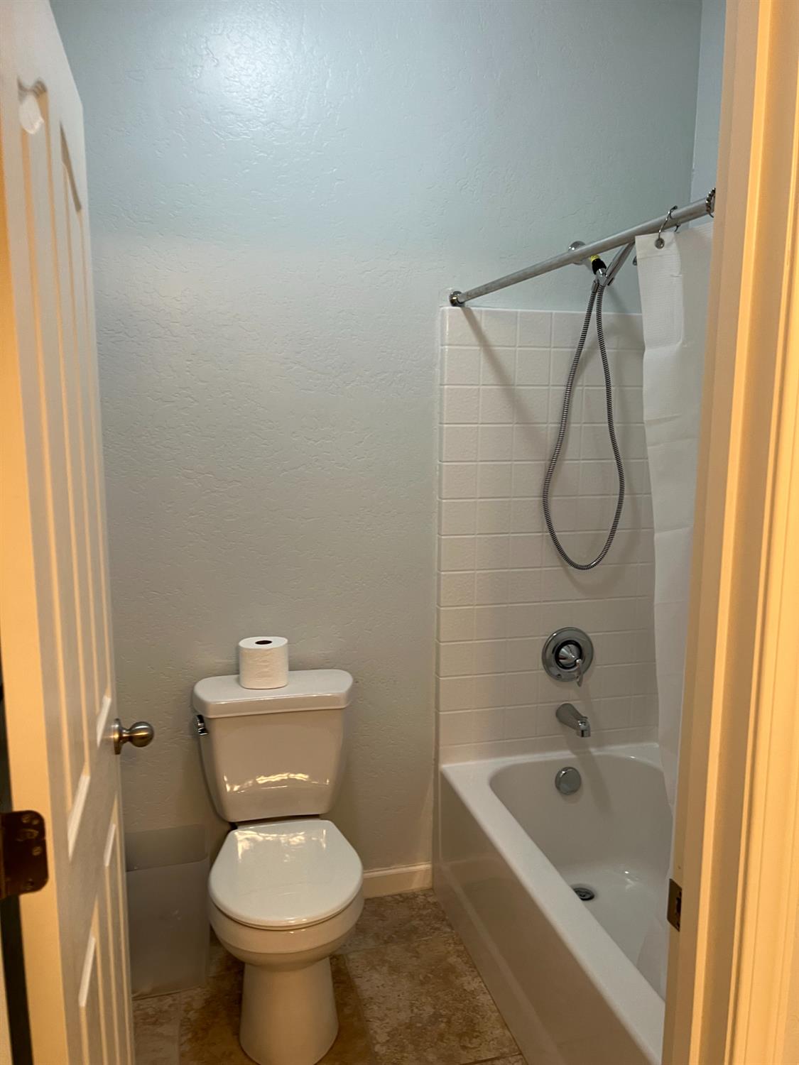 3742 Wrenwood Ave, Clovis, CA 93619