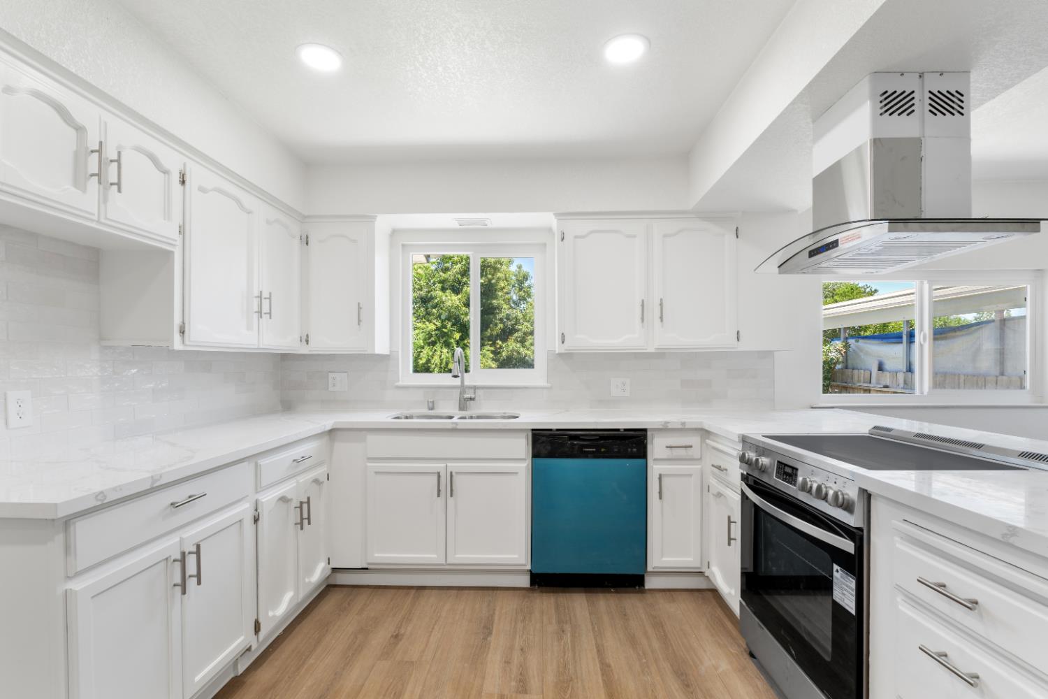 1105 Hoag Ave, Sanger, CA 93657