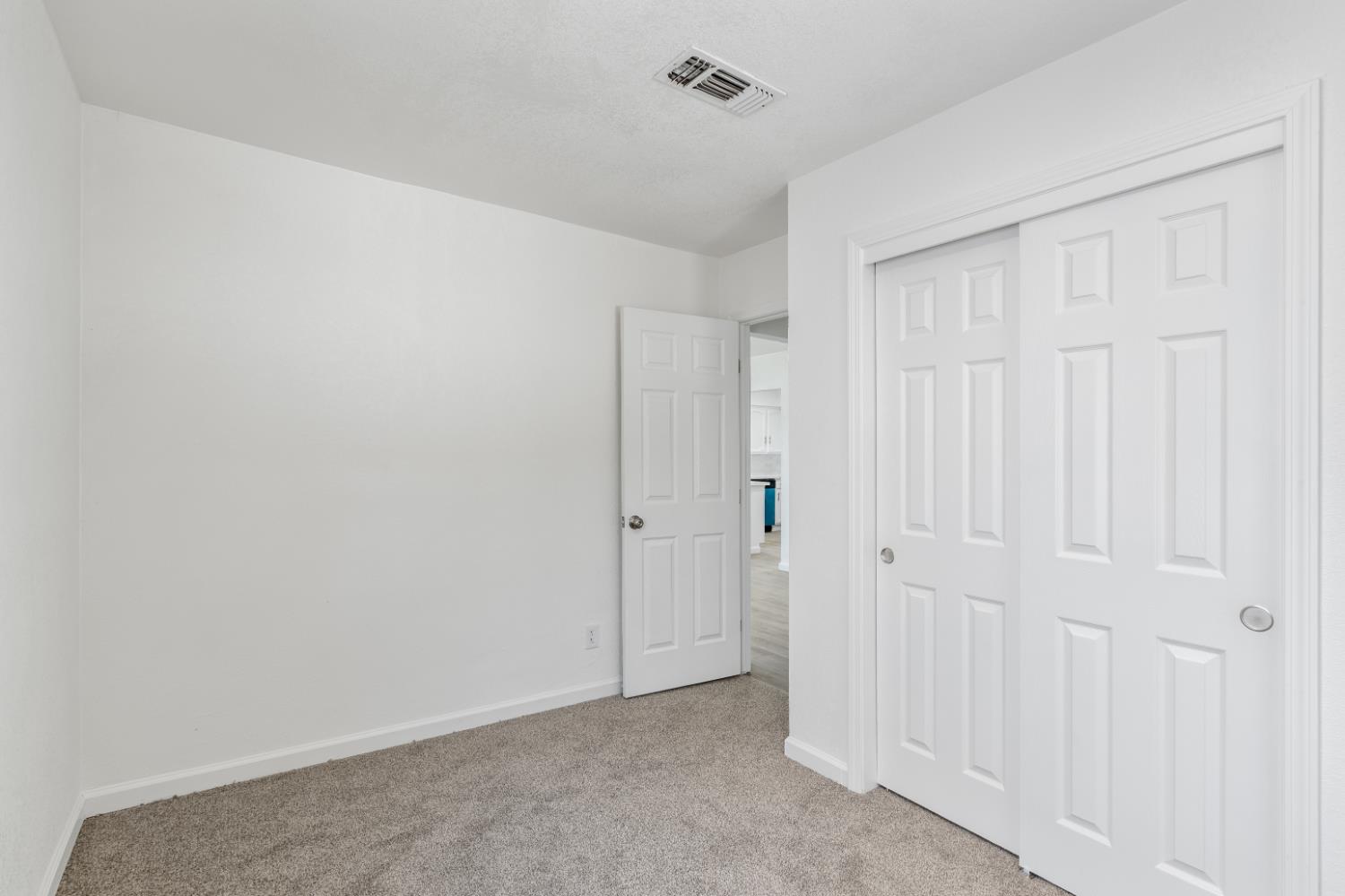 1105 Hoag Ave, Sanger, CA 93657