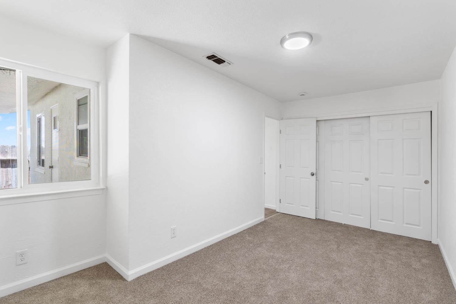 1105 Hoag Ave, Sanger, CA 93657