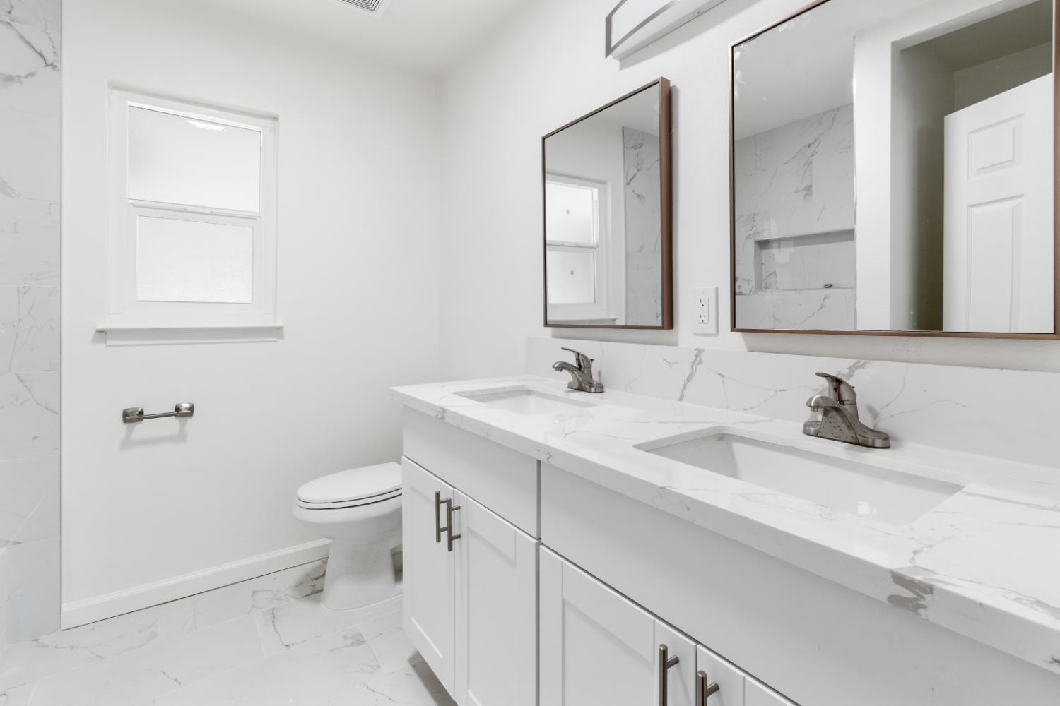 1105 Hoag Ave, Sanger, CA 93657