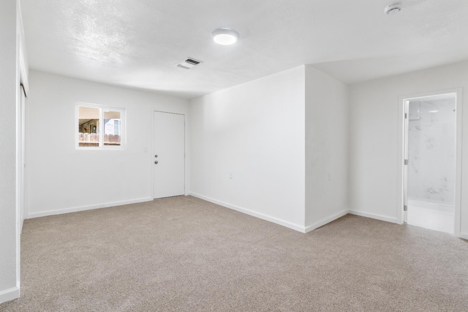 1105 Hoag Ave, Sanger, CA 93657