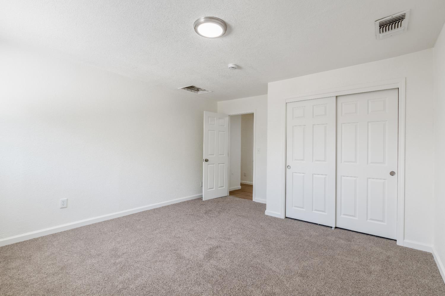 1105 Hoag Ave, Sanger, CA 93657