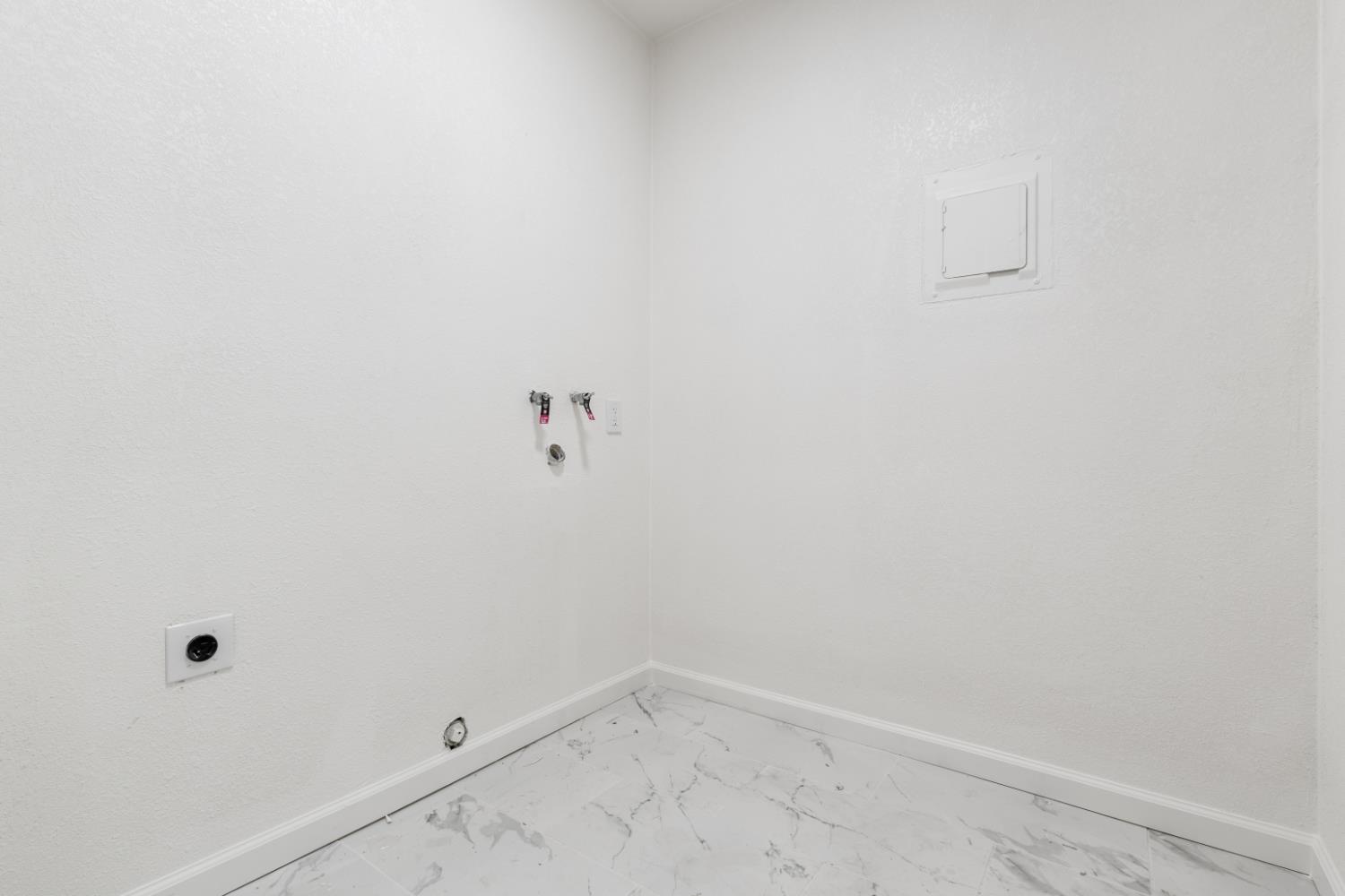1105 Hoag Ave, Sanger, CA 93657