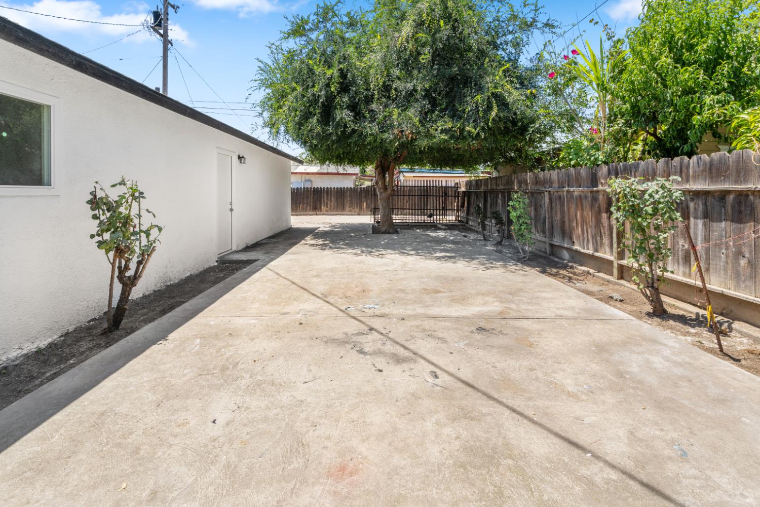 1105 Hoag Ave, Sanger, CA 93657