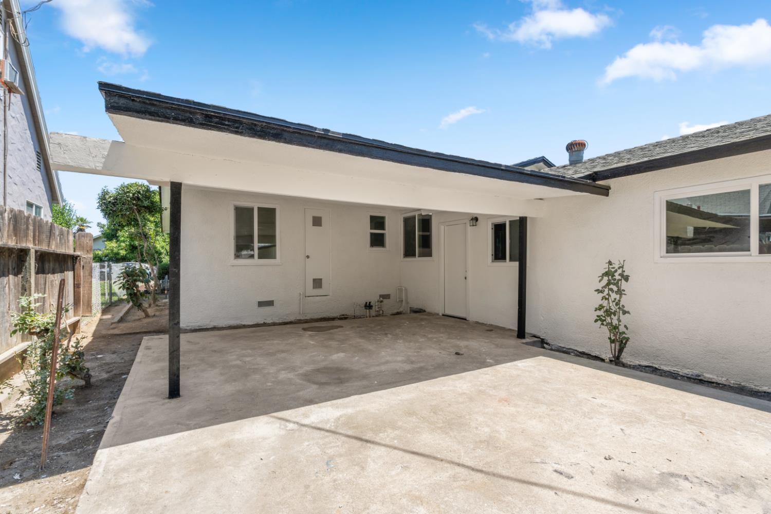1105 Hoag Ave, Sanger, CA 93657