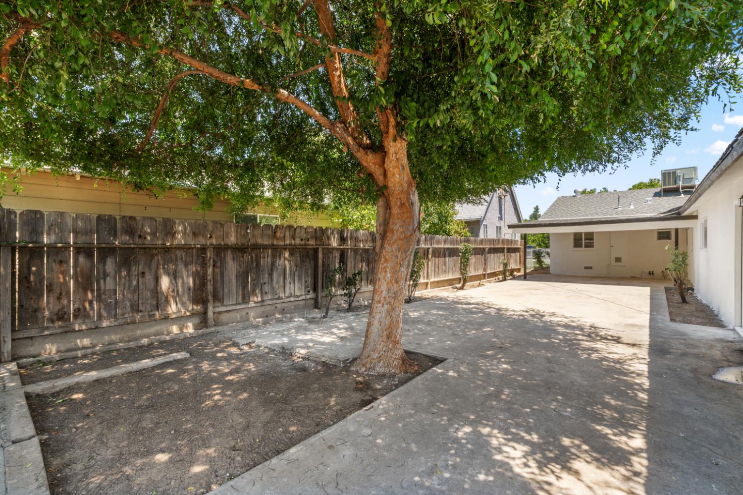 1105 Hoag Ave, Sanger, CA 93657