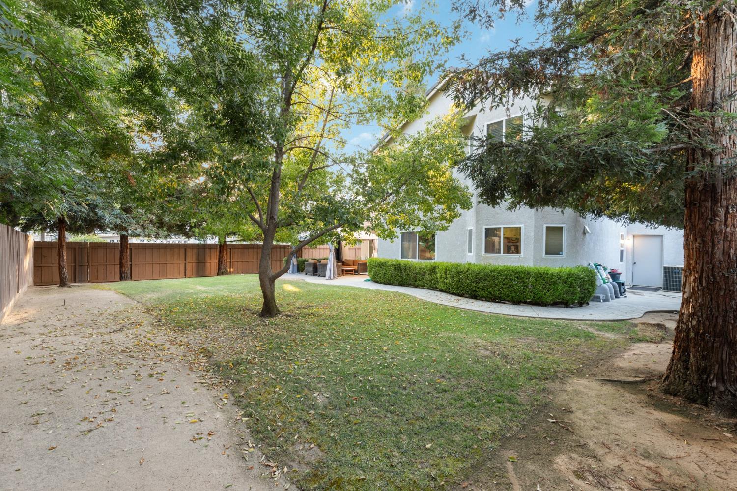 1105 Hoag Ave, Sanger, CA 93657