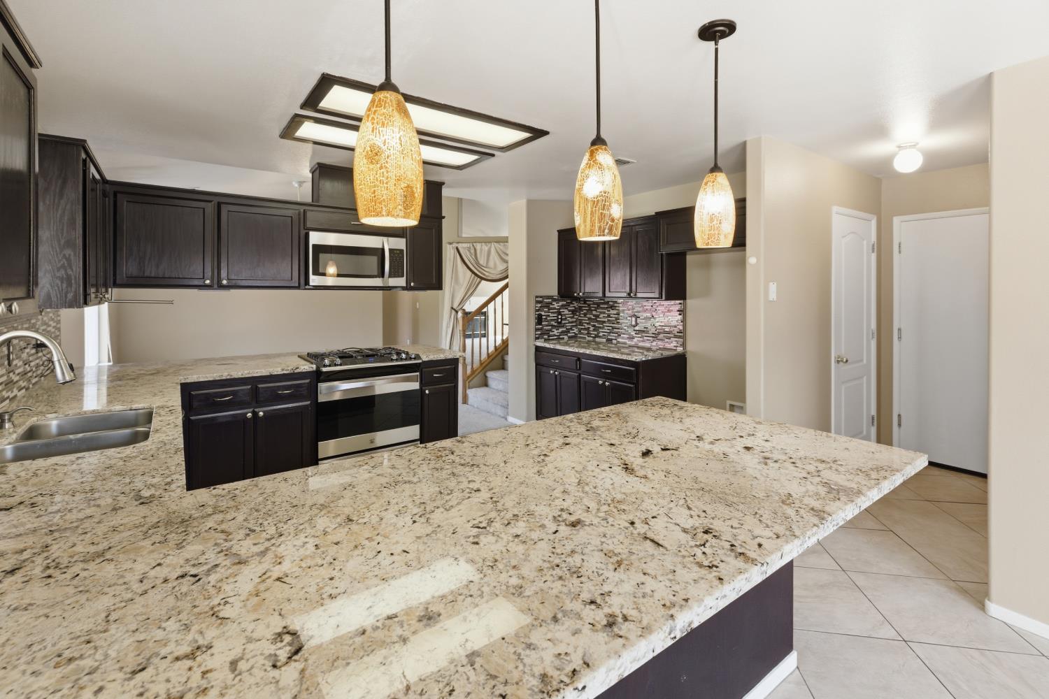 3055 Love St, Selma, CA 93662