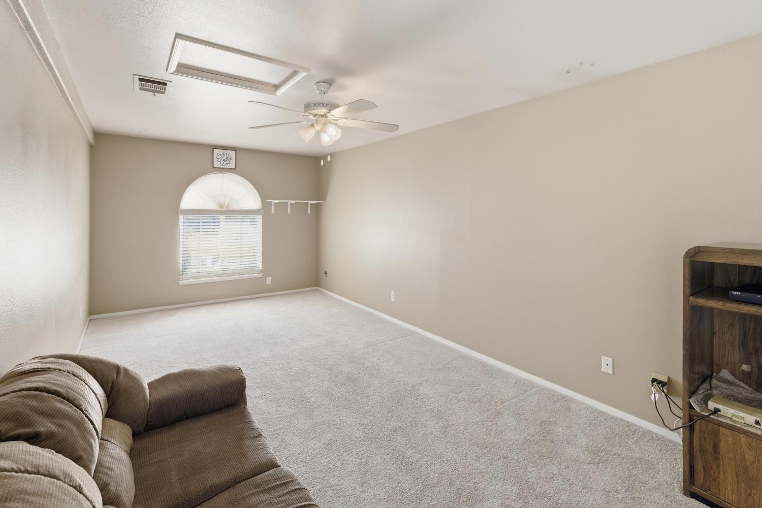 3055 Love St, Selma, CA 93662