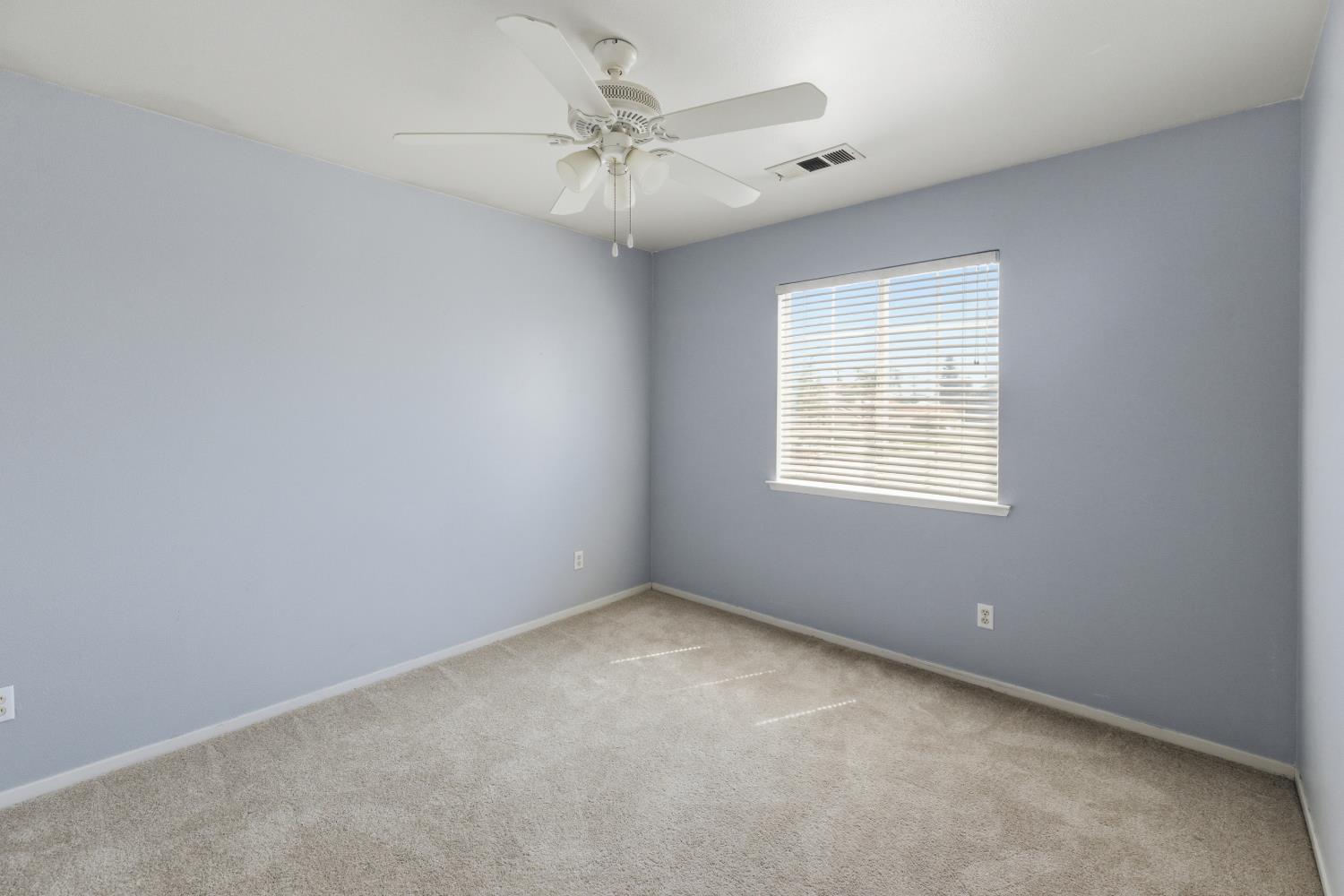 3055 Love St, Selma, CA 93662