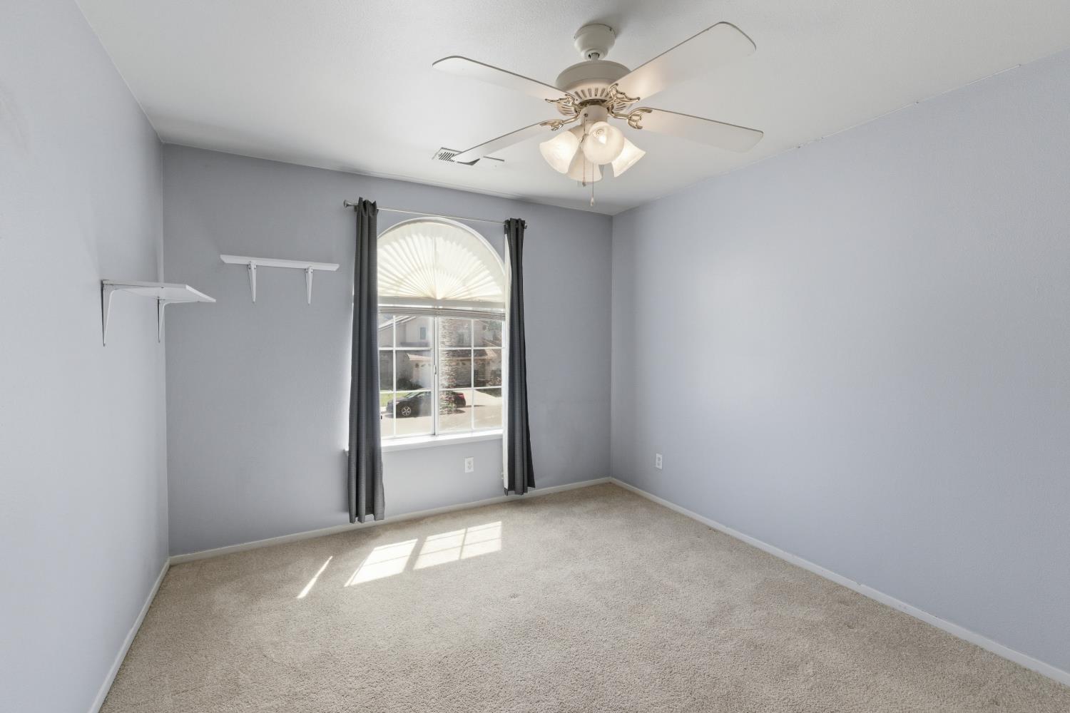 3055 Love St, Selma, CA 93662