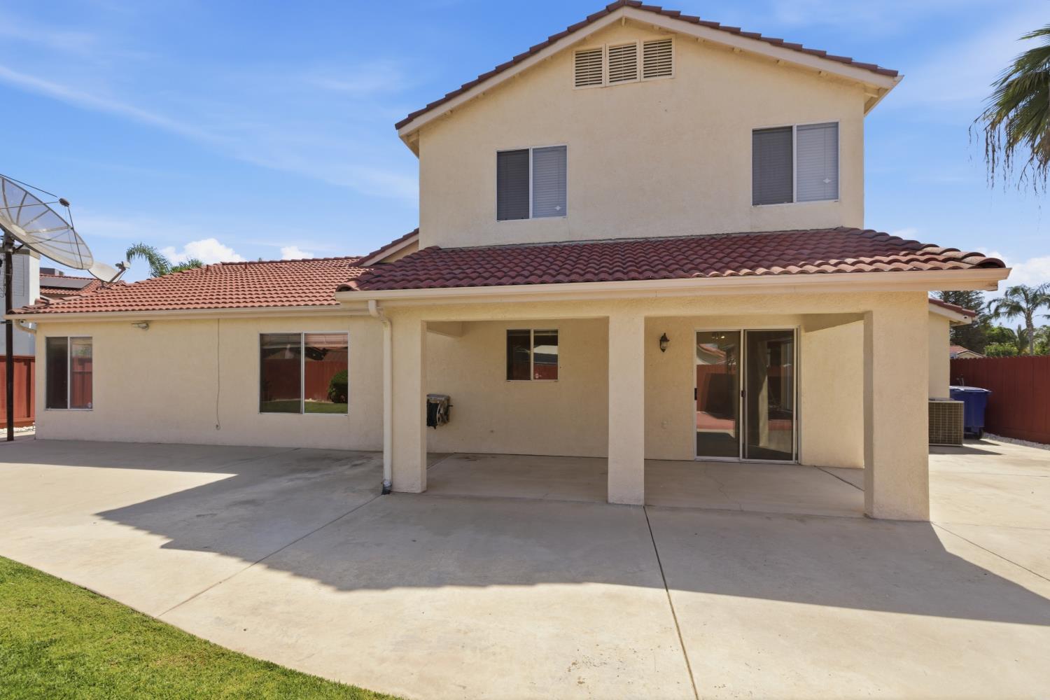 3055 Love St, Selma, CA 93662