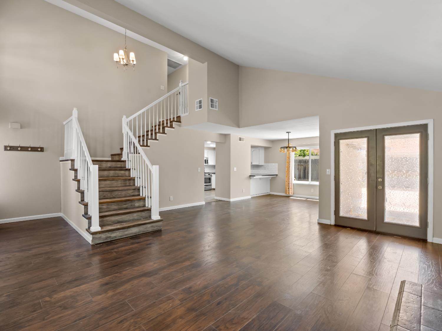 5569 W Stuart, Fresno, CA 93722