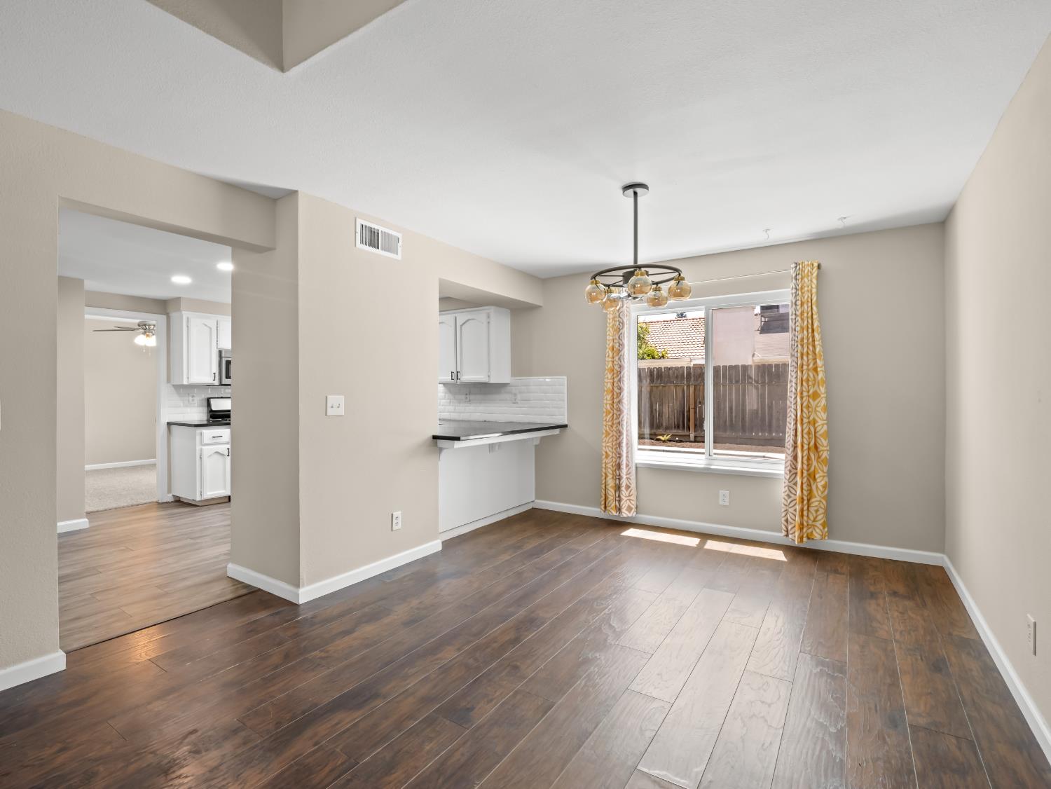 5569 W Stuart, Fresno, CA 93722