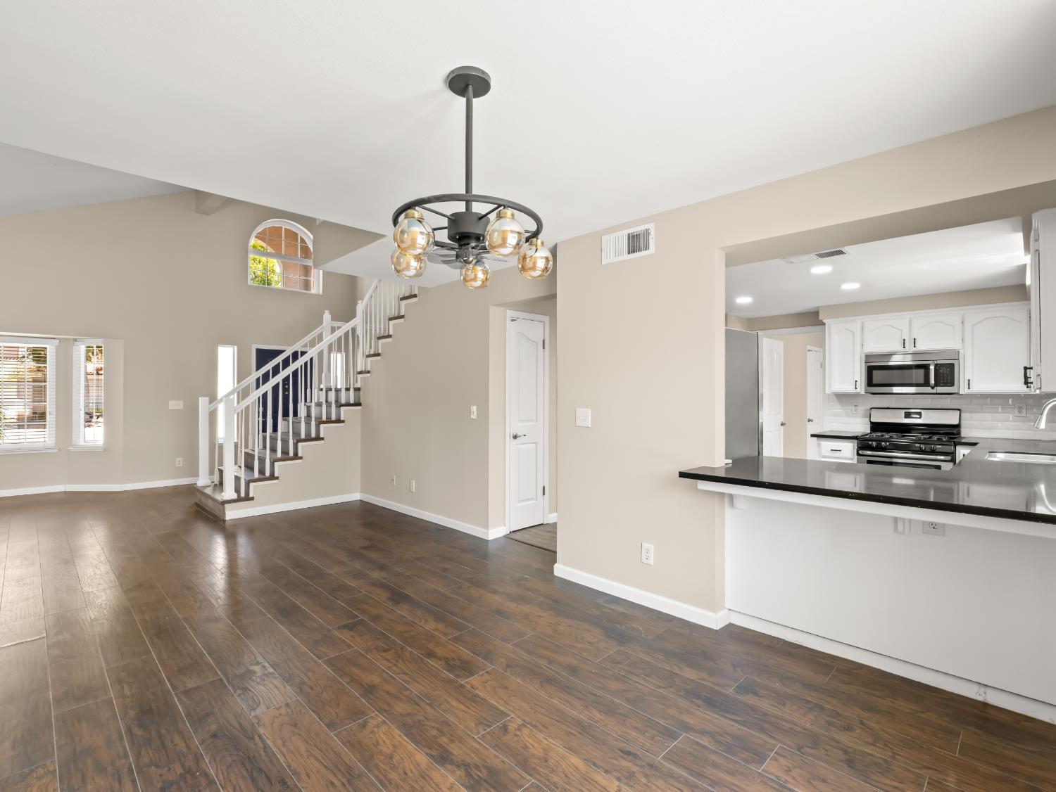 5569 W Stuart, Fresno, CA 93722