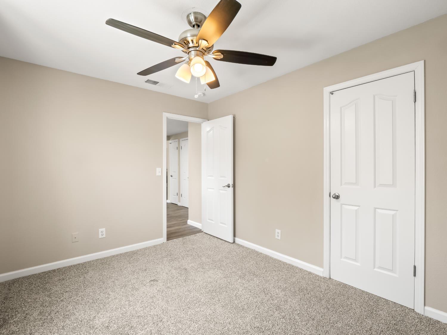 5569 W Stuart, Fresno, CA 93722