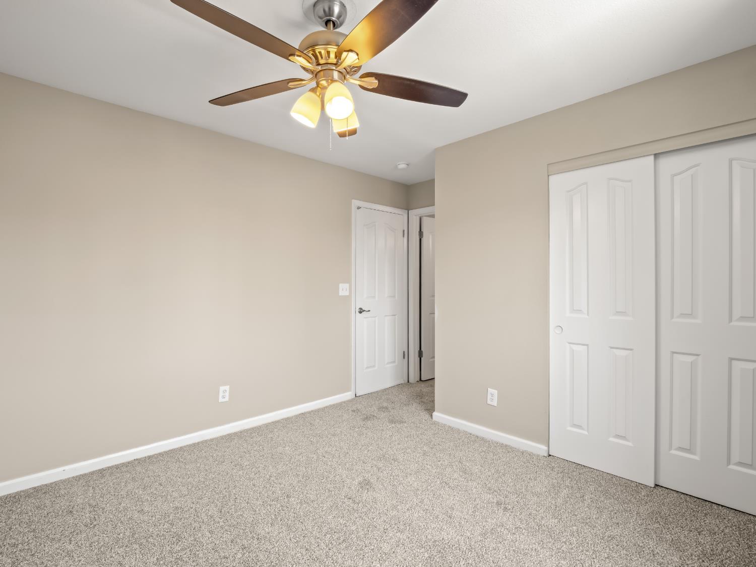 5569 W Stuart, Fresno, CA 93722