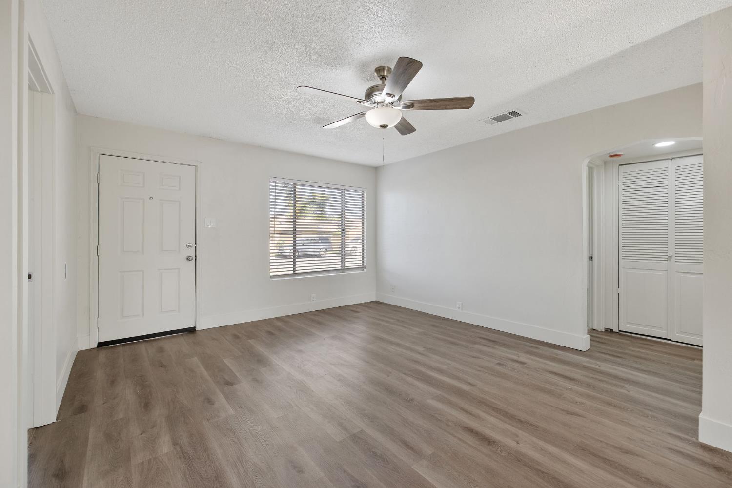 217 N Lincoln St, Coalinga, CA 93210