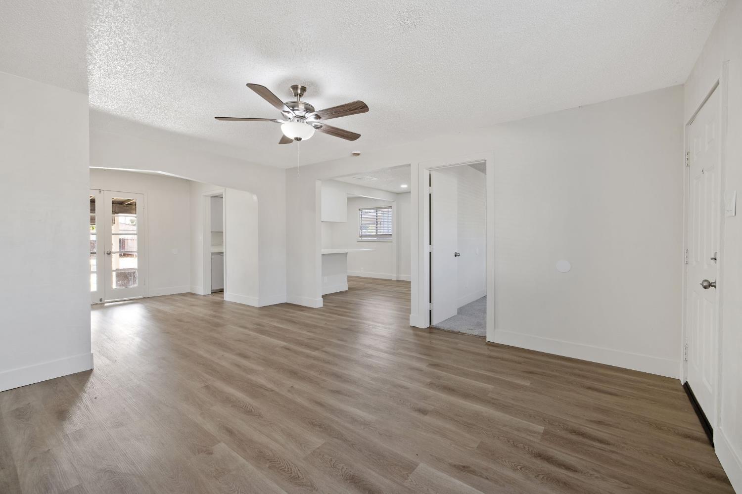 217 N Lincoln St, Coalinga, CA 93210