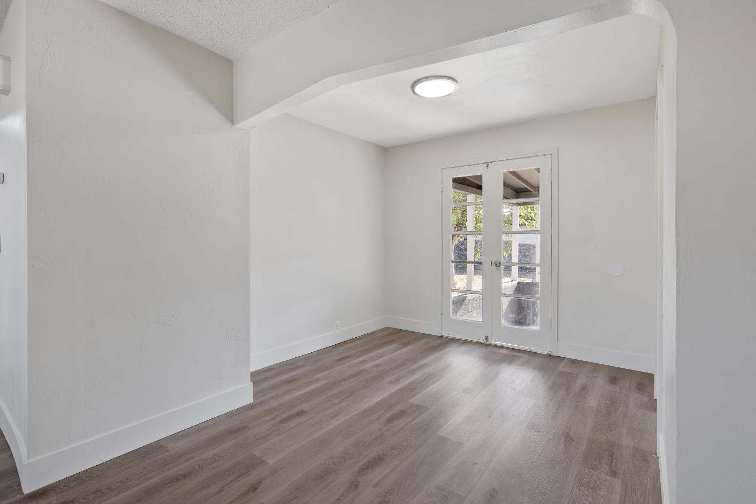 217 N Lincoln St, Coalinga, CA 93210
