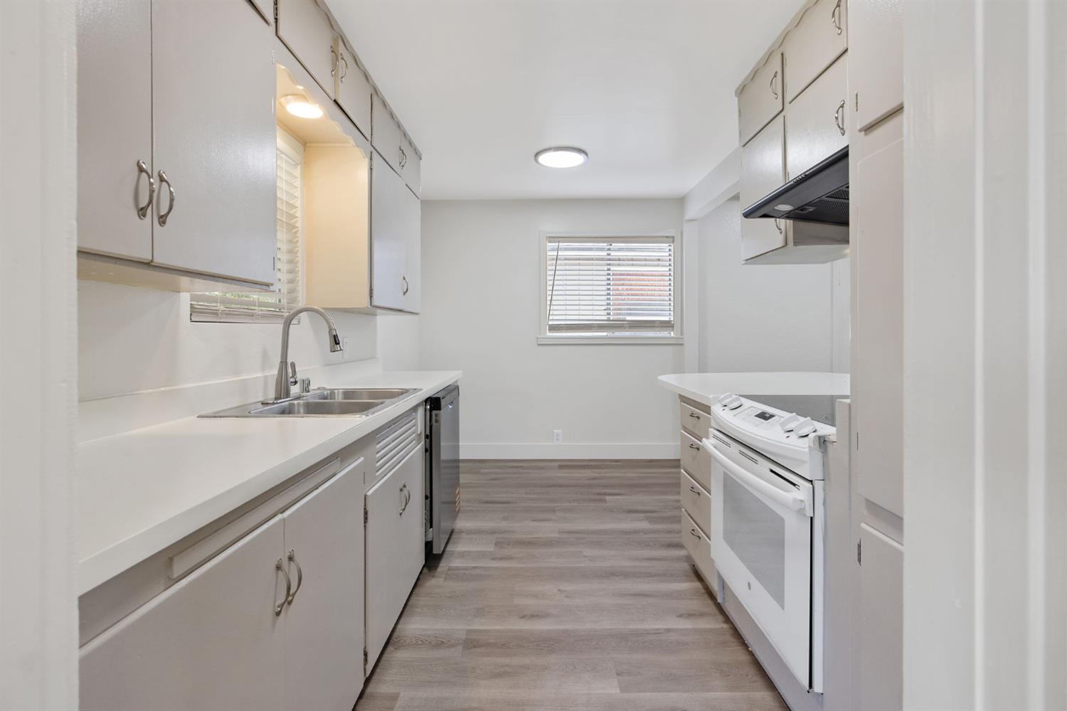 217 N Lincoln St, Coalinga, CA 93210